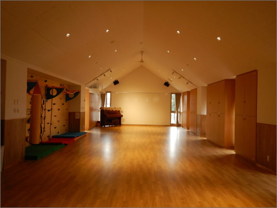 子どもを必要以上に子供扱いしない「もう一つの家」のような空間